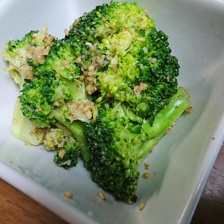副菜にピッタリ!ブロッコリーの胡麻あえ